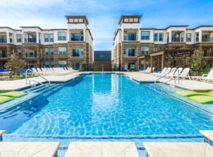 Mansions pool